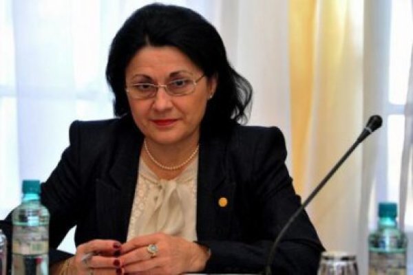 Ecaterina Andronescu a primit titlul de Doctor Honoris Causa din partea Universităţii 